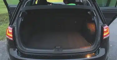 Découvrez l'intérieur de la Golf 7 et ses nombreux avantages, y compris son grand volume de coffre