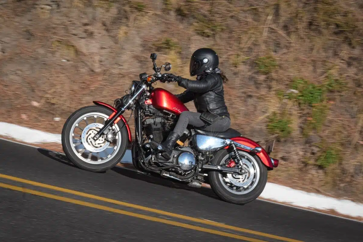 Quels sont les équipements indispensables pour assurer votre sécurité à moto ?